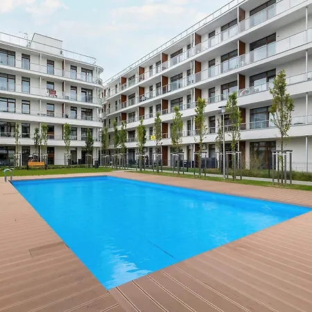 Appartamento Beige Z Klimatyzacja I Dostepem Do Basenu Zewnetrznego By Renters