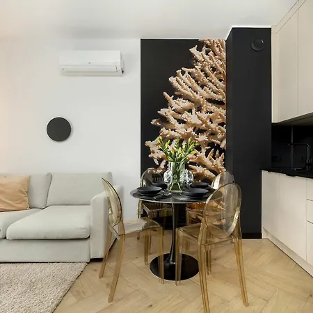 Beige Z Klimatyzacja I Dostepem Do Basenu Zewnetrznego By Renters Appartamento