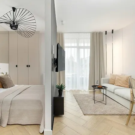 Appartamento Beige Z Klimatyzacja I Dostepem Do Basenu Zewnetrznego By Renters