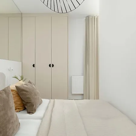 Beige Z Klimatyzacja I Dostepem Do Basenu Zewnetrznego By Renters