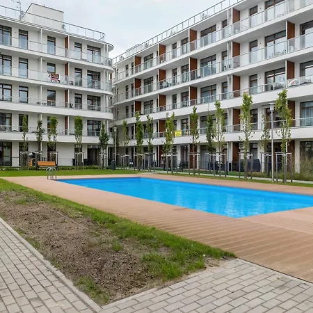 Beige Z Klimatyzacja I Dostepem Do Basenu Zewnetrznego By Renters Appartamento Sianozety